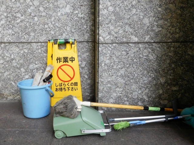 ビルクリーニングとは「建物をきれいに保つ専門の仕事」