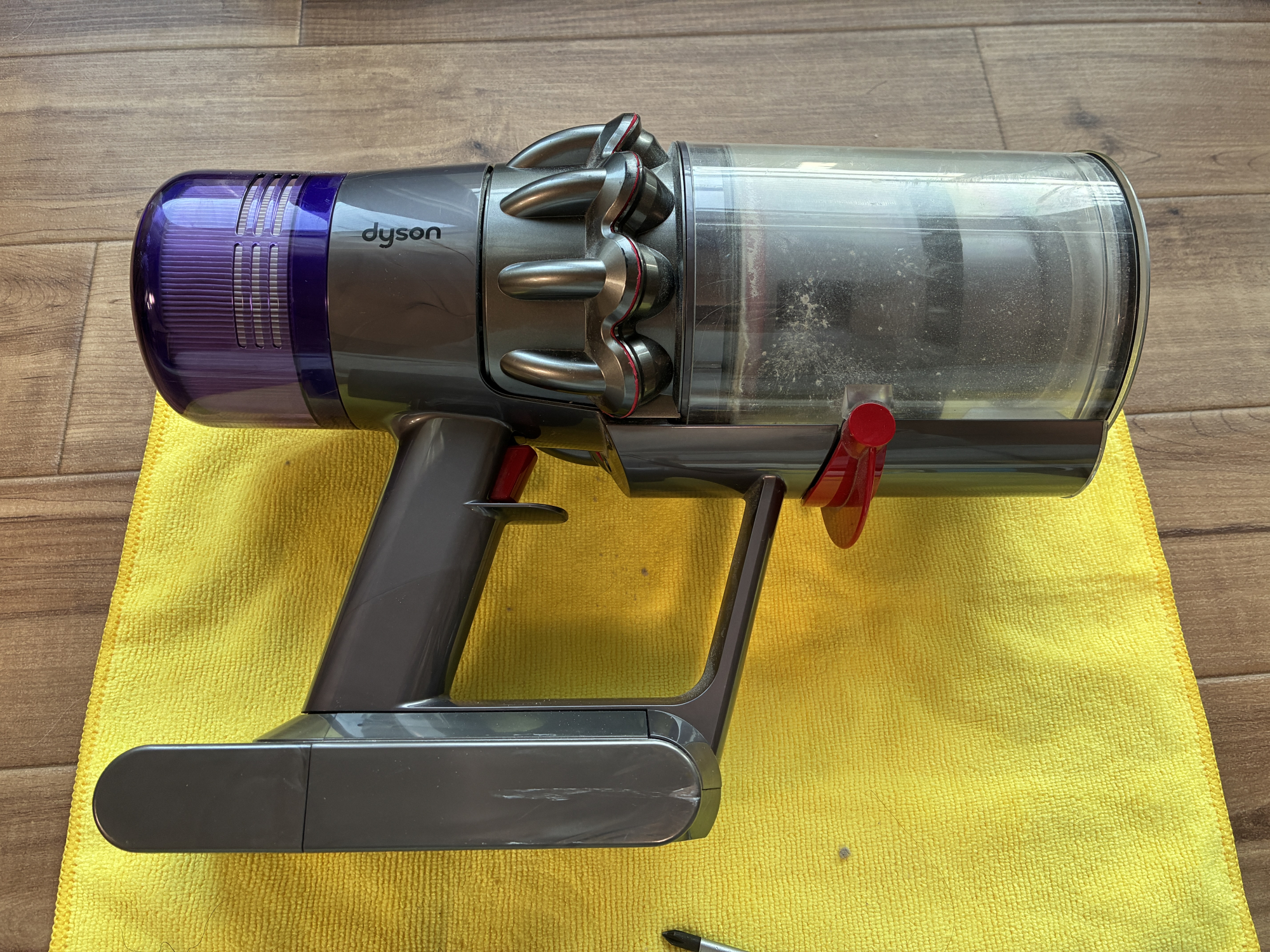 名古屋千種天満店／名古屋|ダイソン掃除機分解クリーニング|V11fluffy+