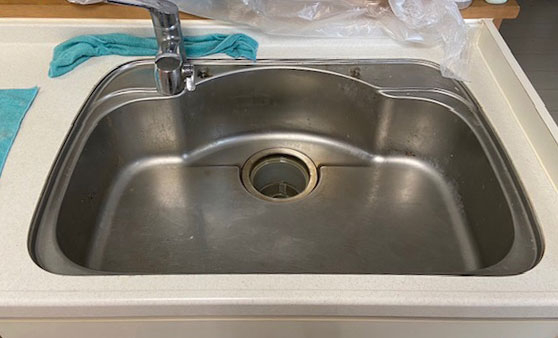 大阪府茨木市西駅前町のキッチンクリーニングの作業前2