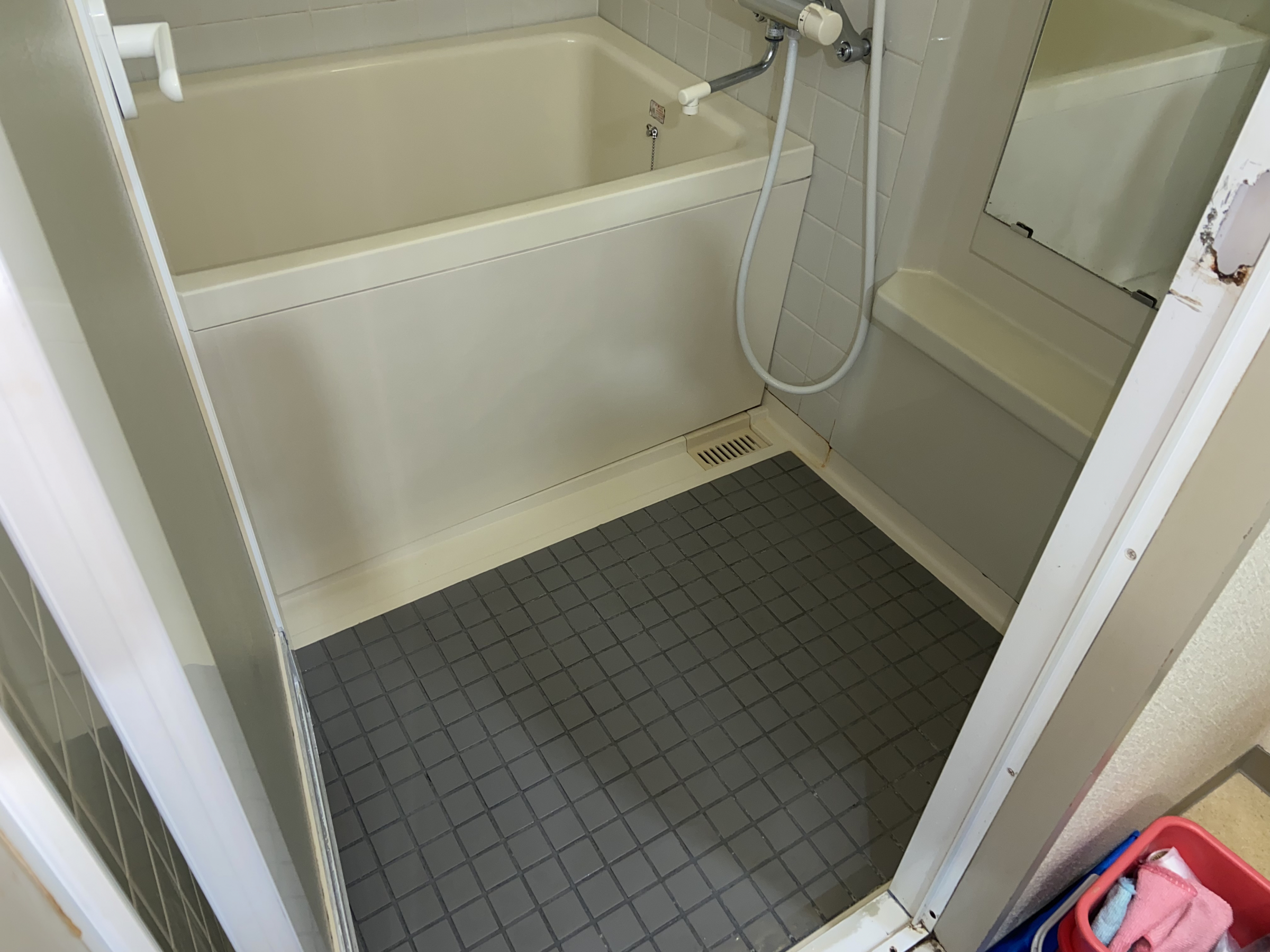 兵庫県芦屋市の浴室・お風呂クリーニングの作業後1