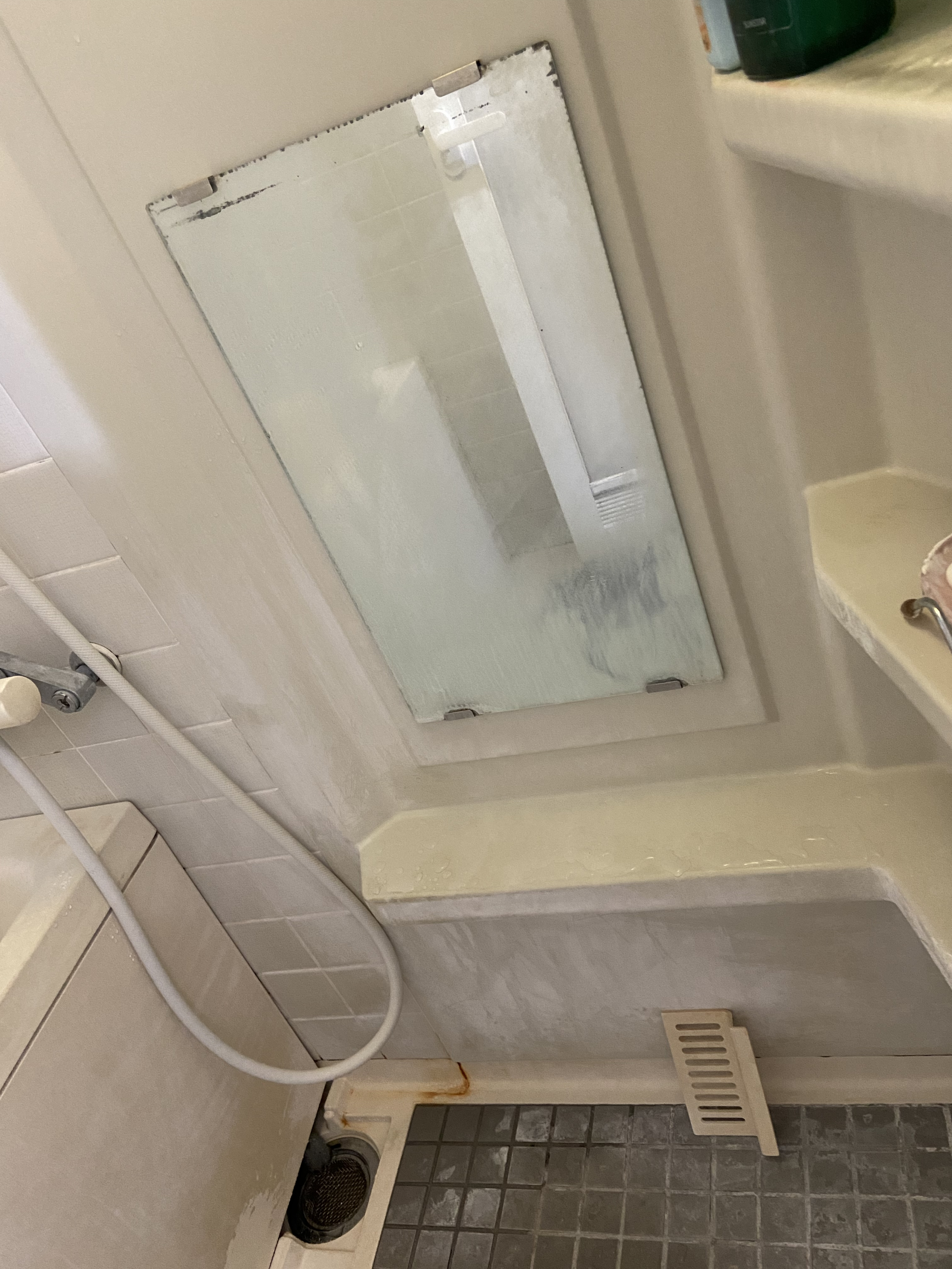 兵庫県芦屋市の浴室・お風呂クリーニングの作業前2