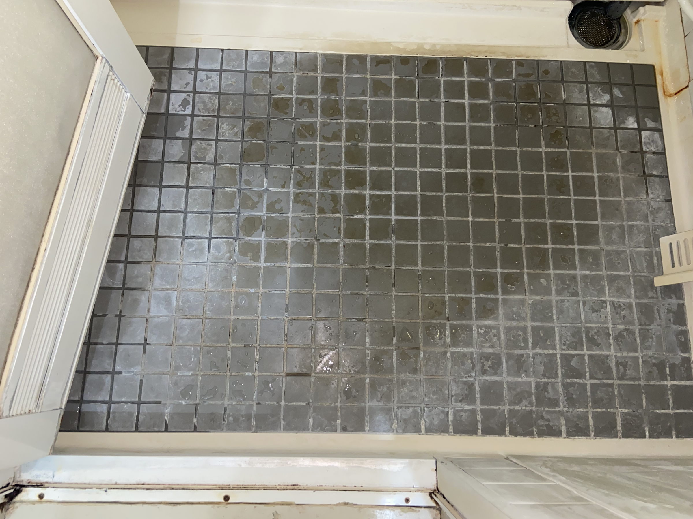 兵庫県芦屋市の浴室・お風呂クリーニングの作業前3