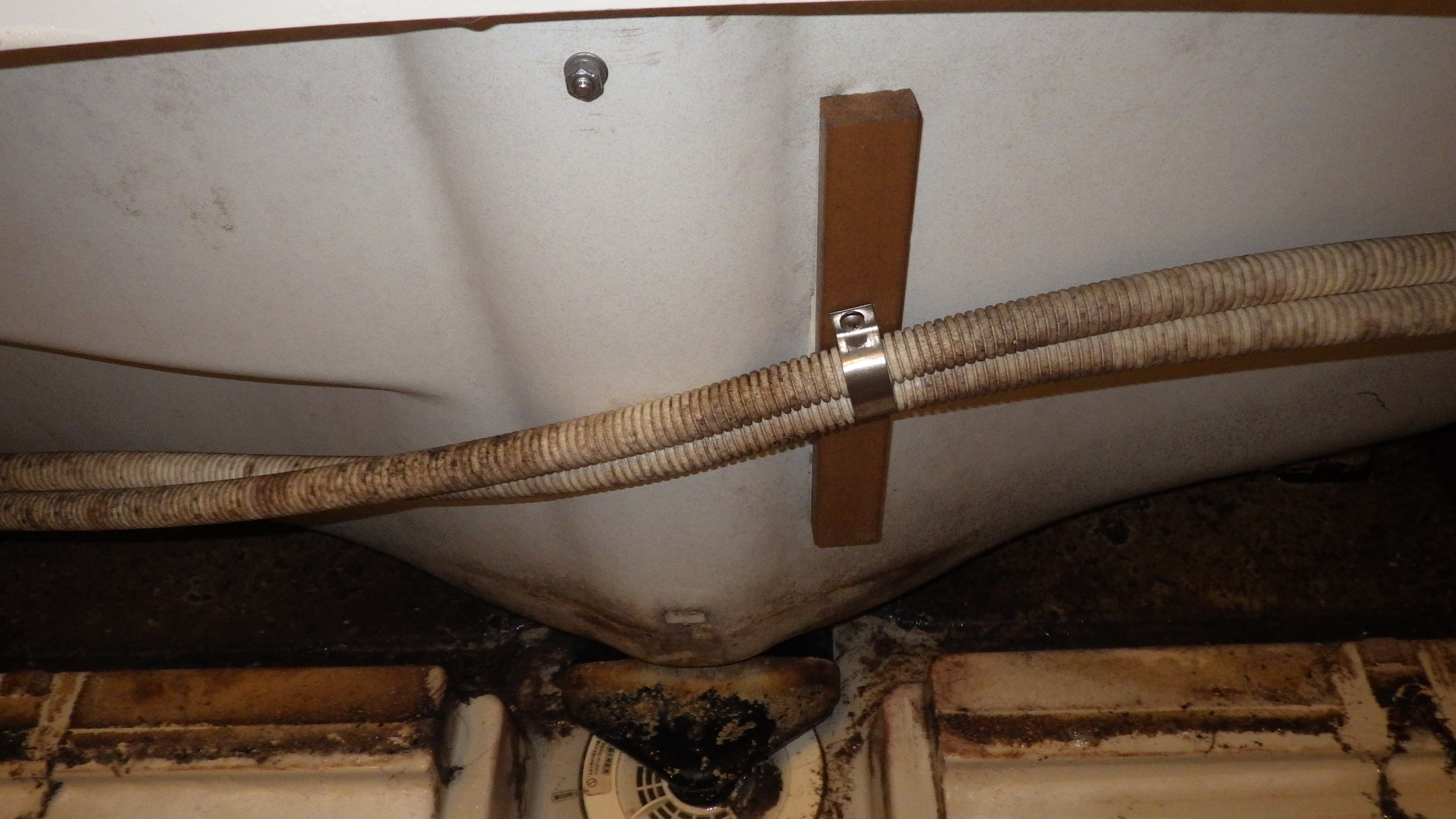 東京都品川区上大崎の浴室・お風呂クリーニングの作業前3