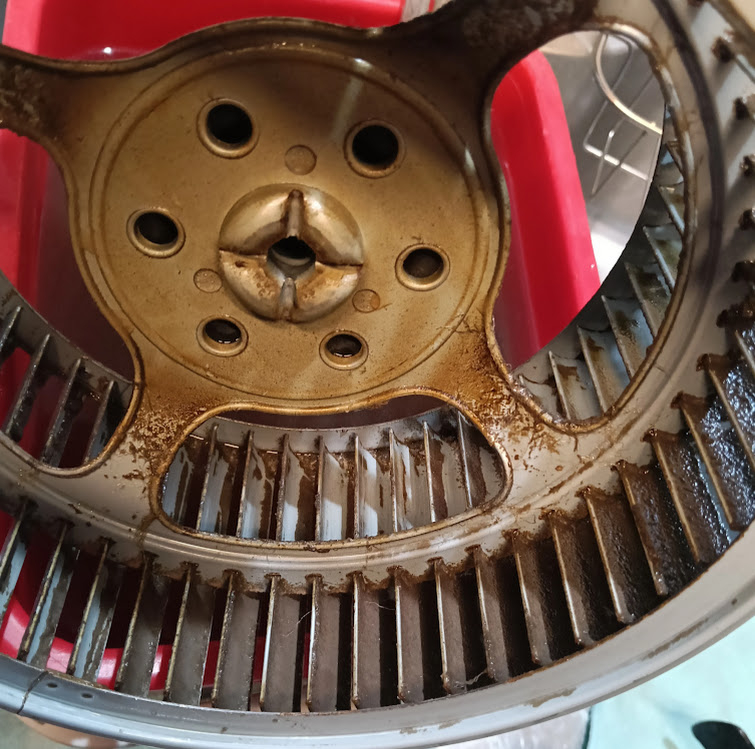 東京都杉並区のレンジフードクリーニングの作業前1