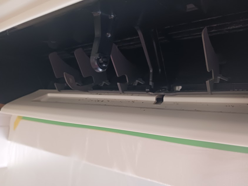 神奈川県横浜市中区関内の壁掛けエアコンの作業前1