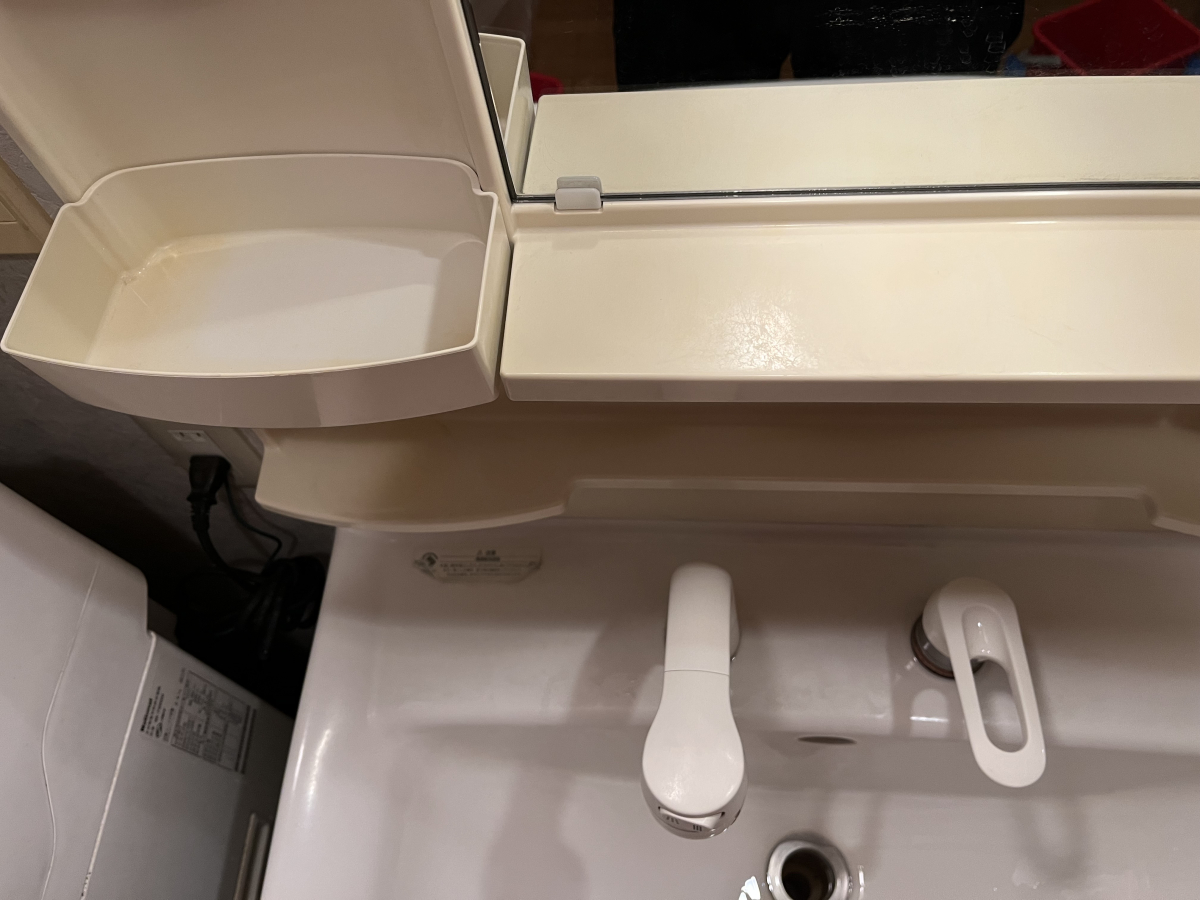 青森県弘前市の洗面所クリーニングの作業後1