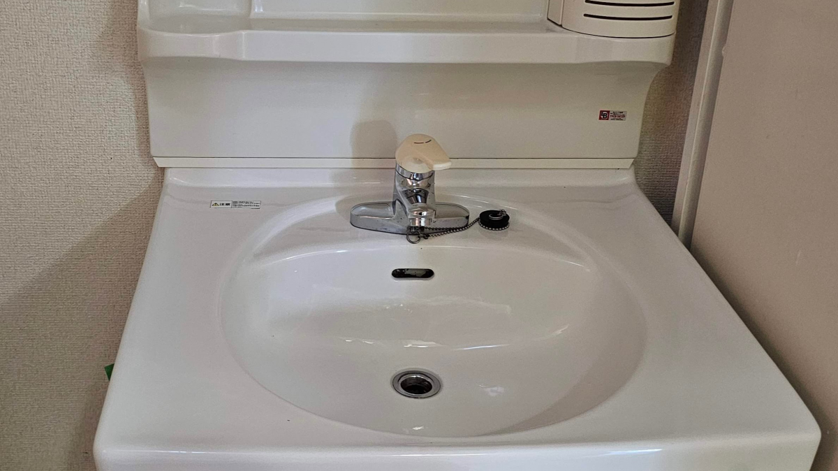 宮崎県西臼杵郡高千穂町の洗面所クリーニングの作業後1