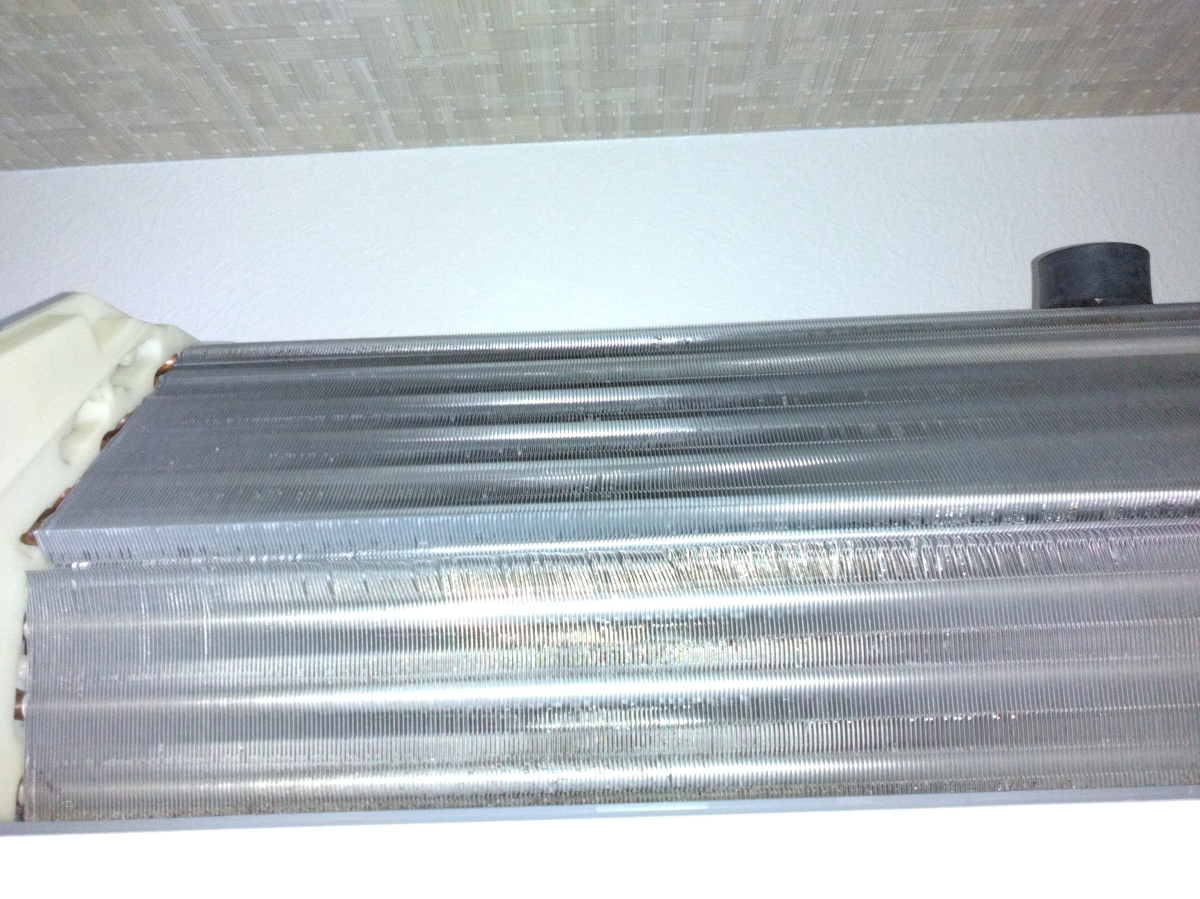 愛知県蒲郡市のお掃除機能付きエアコンの作業後2