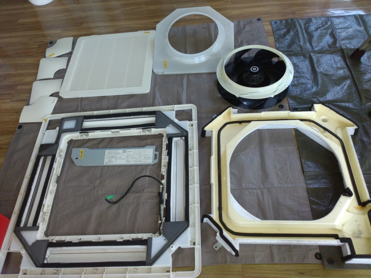 愛知県蒲郡市緑町の業務用天井埋め込みエアコンの作業後1