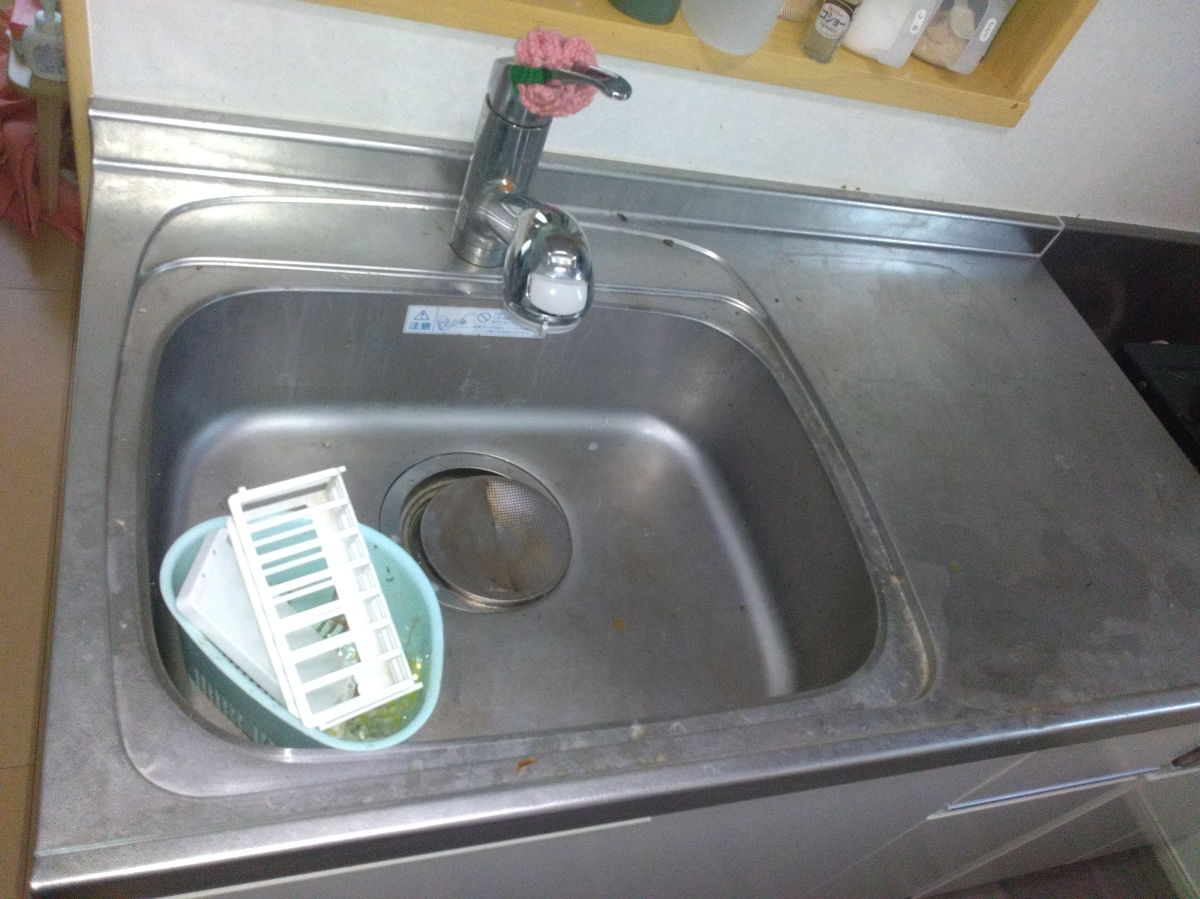 愛知県蒲郡市のキッチンクリーニングの作業前1