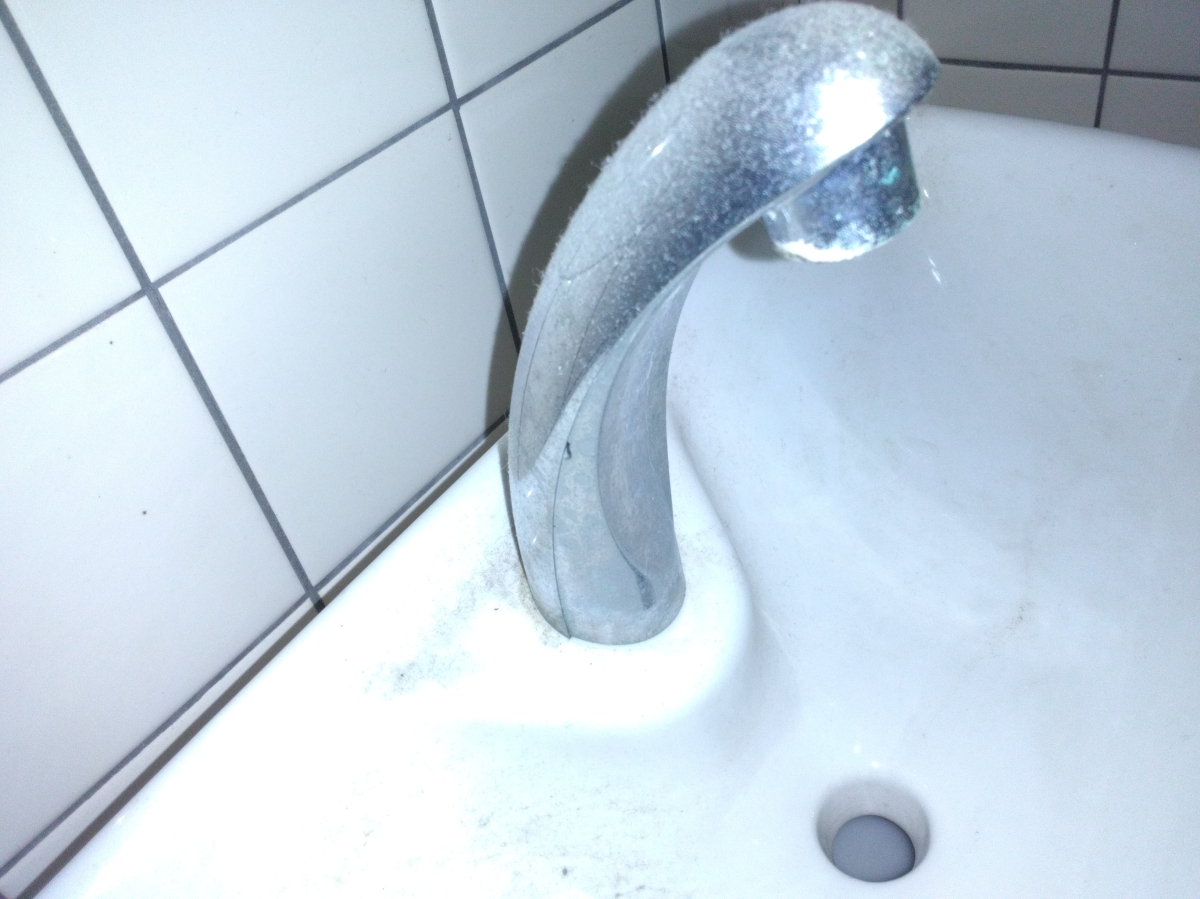 愛知県豊橋市のトイレクリーニングの作業前3