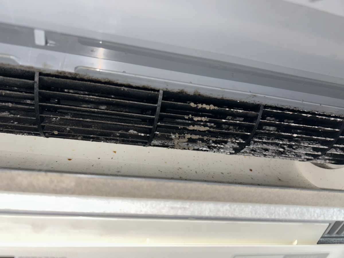 神奈川県川崎市川崎区の壁掛けエアコンの作業前1