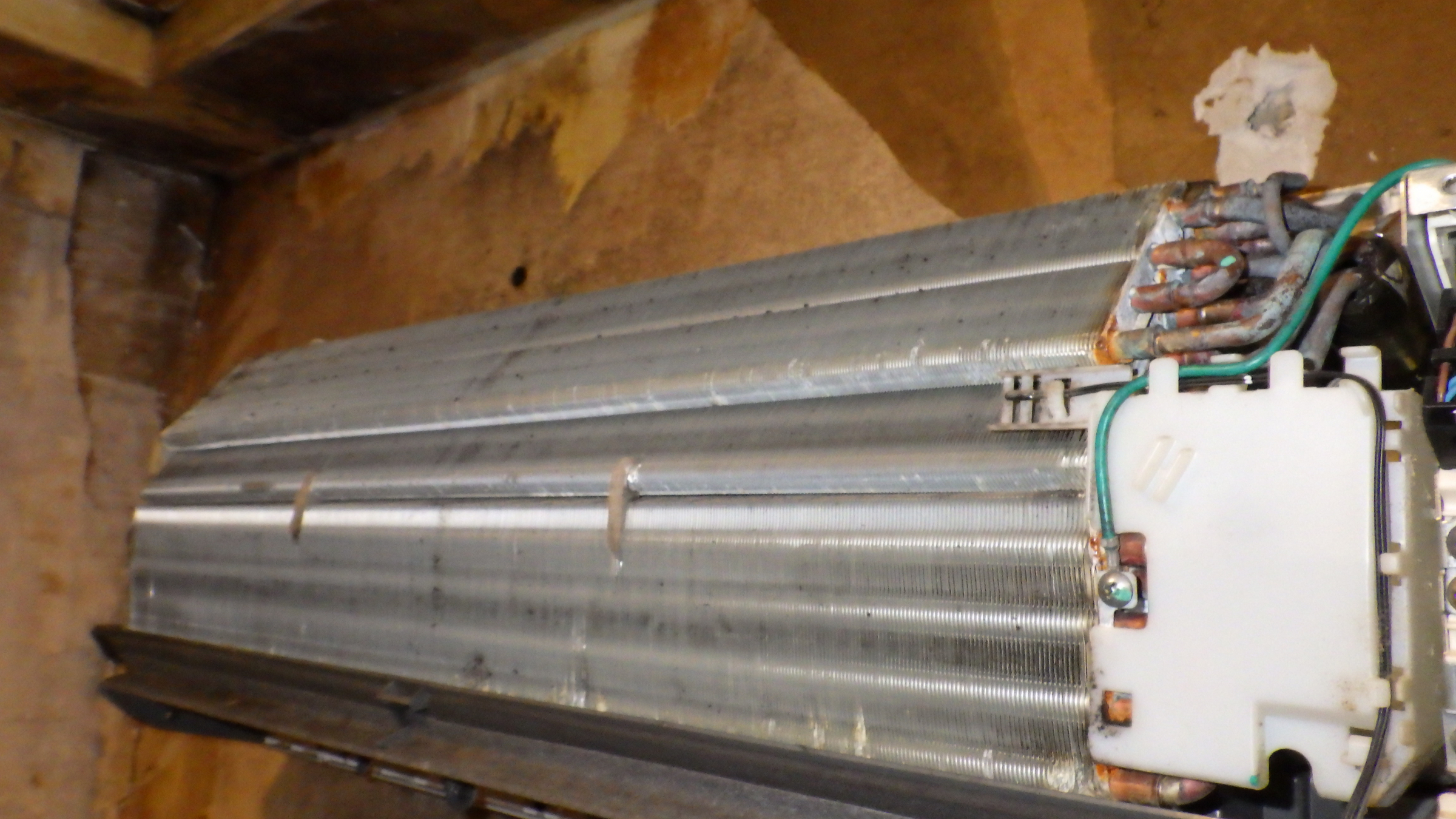 東京都品川区旗の台の壁掛けエアコンの作業前2