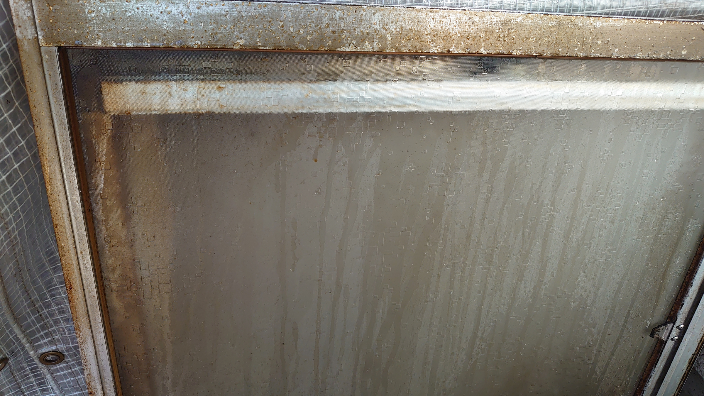 東京都小平市の窓ガラス・サッシクリーニングの作業前1