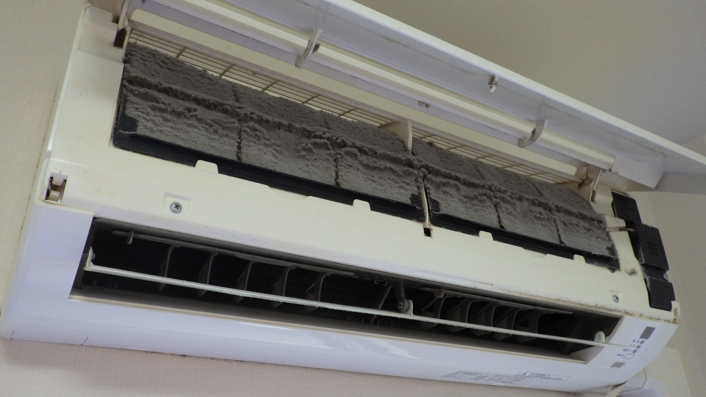 東京都大田区池上の壁掛けエアコンの作業前1