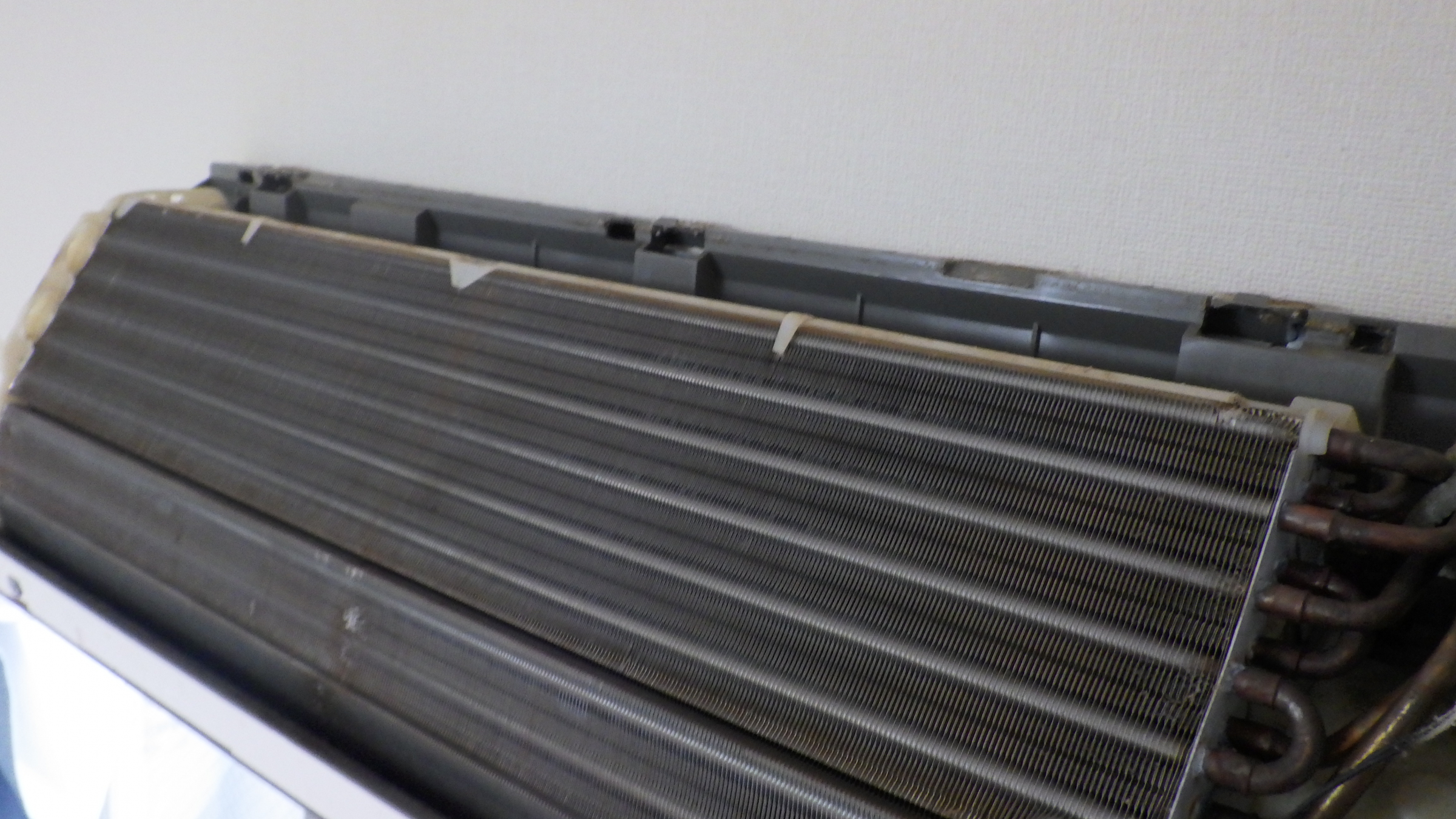 東京都大田区池上の壁掛けエアコンの作業前3