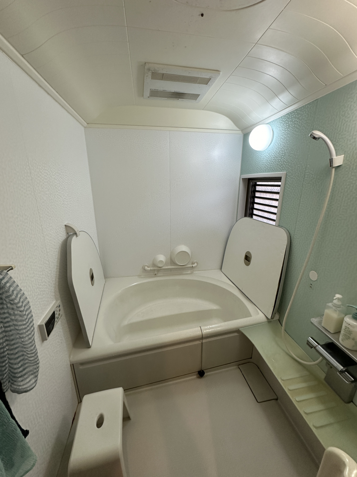 埼玉県春日部市の浴室・お風呂クリーニングの作業前1