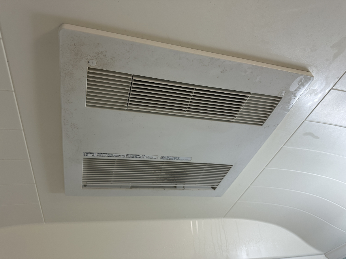 埼玉県春日部市の浴室・お風呂クリーニングの作業前2