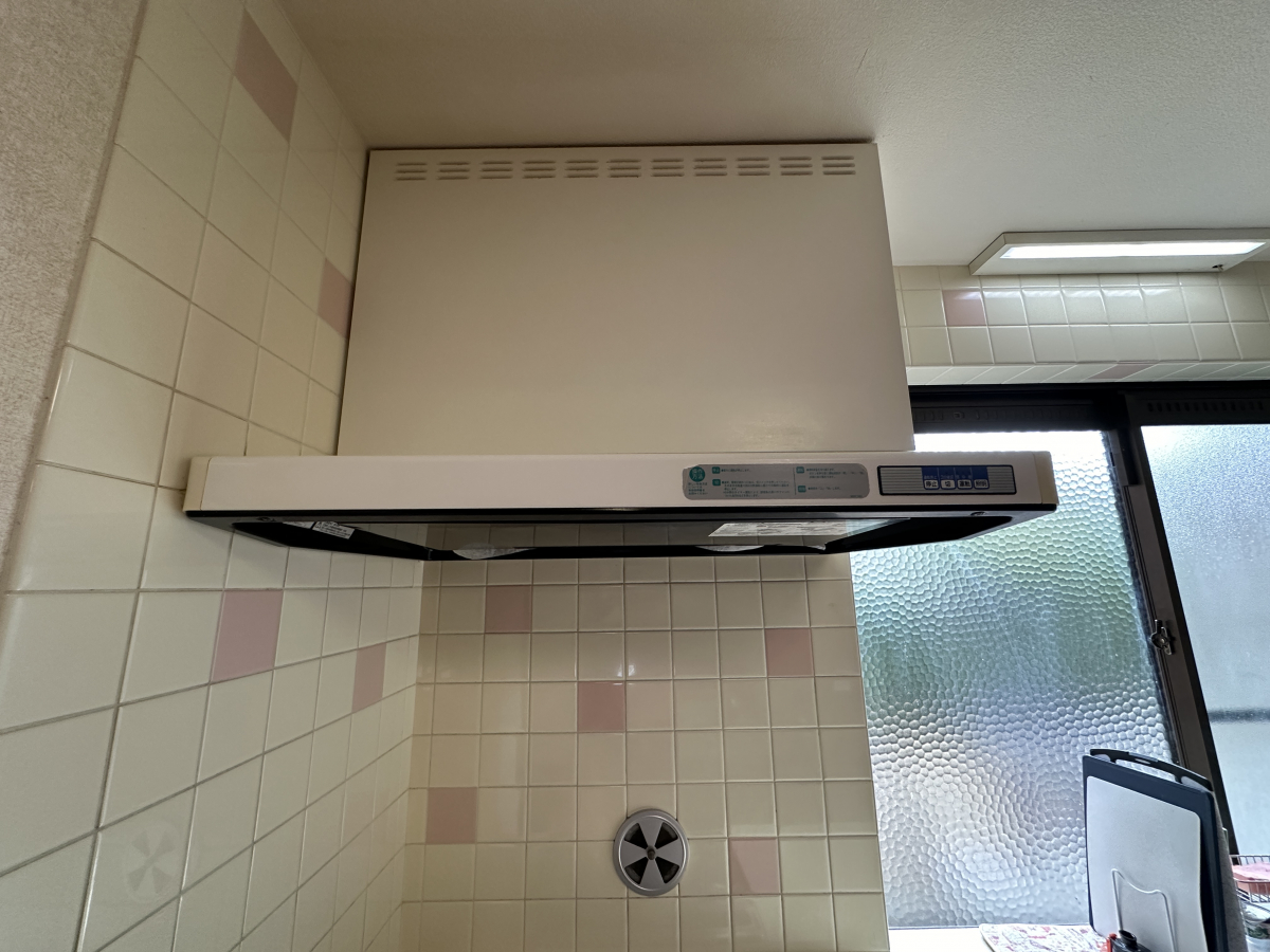 埼玉県春日部市のレンジフードクリーニングの作業前1