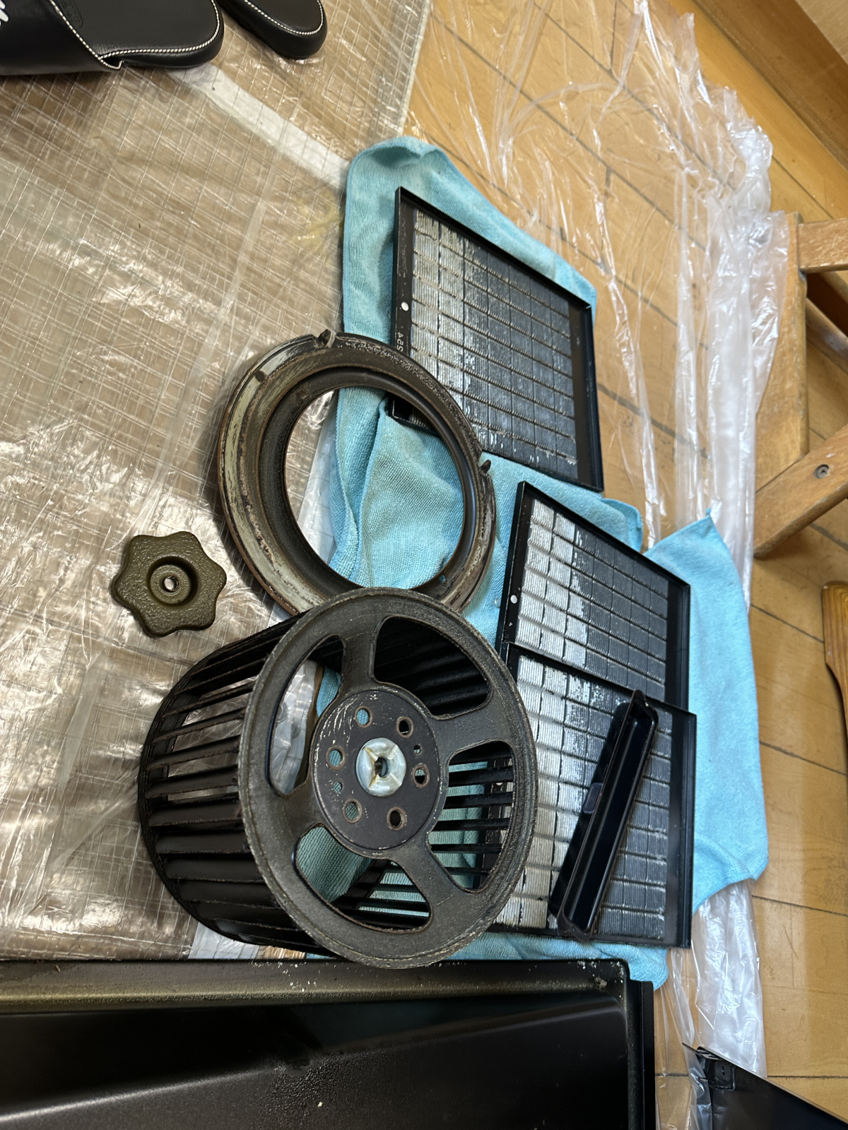 埼玉県春日部市のレンジフードクリーニングの作業前3