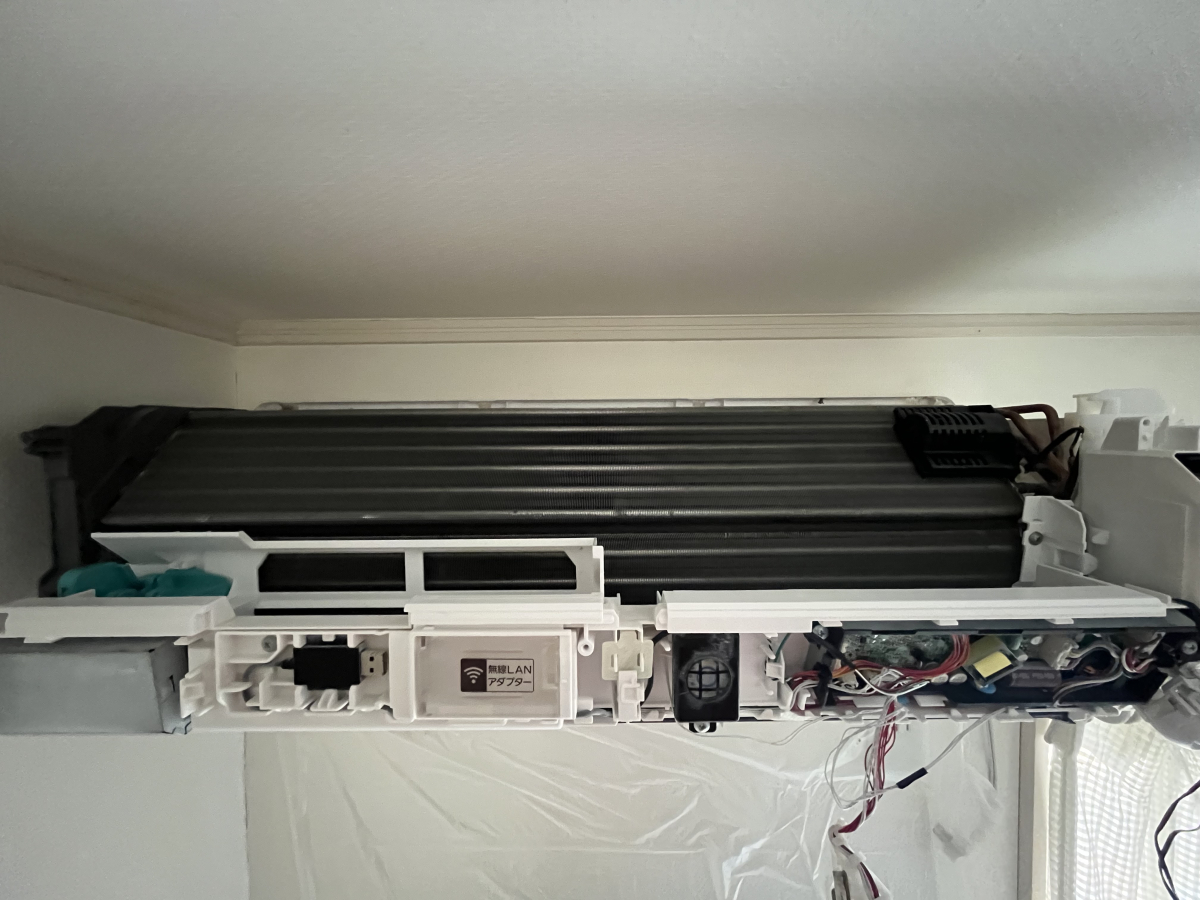 千葉県船橋市のお掃除機能付きエアコンの作業後1