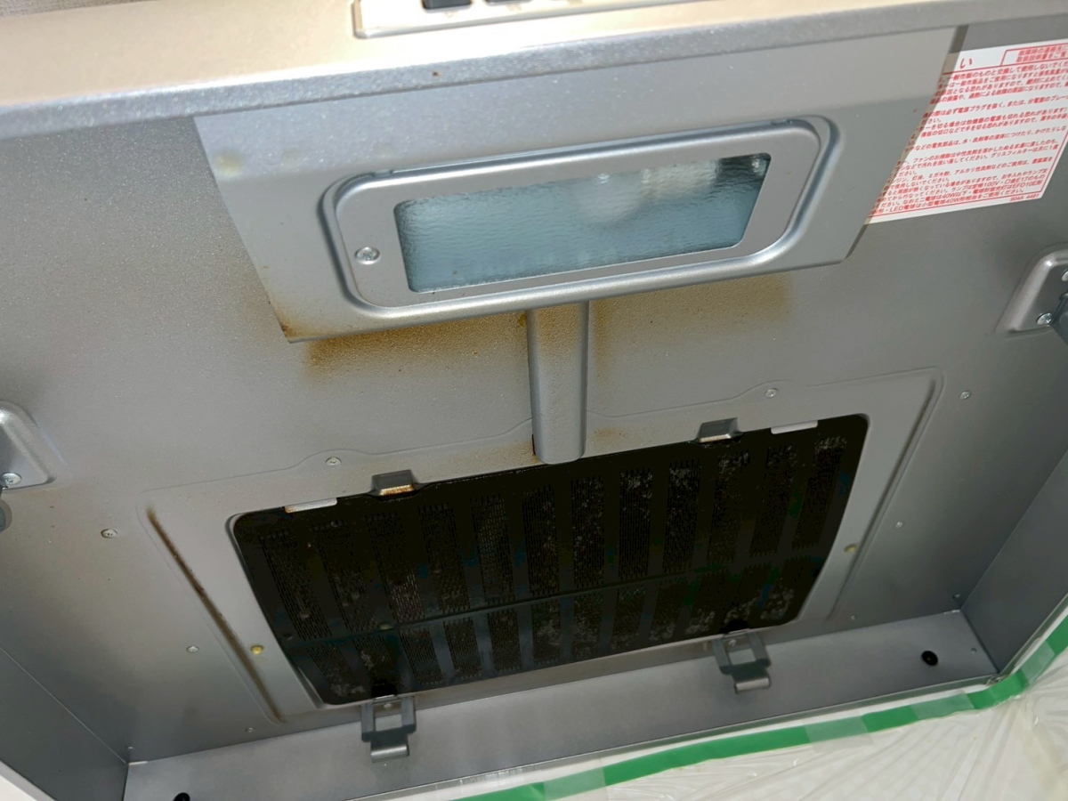 東京都豊島区のレンジフードクリーニングの作業前1