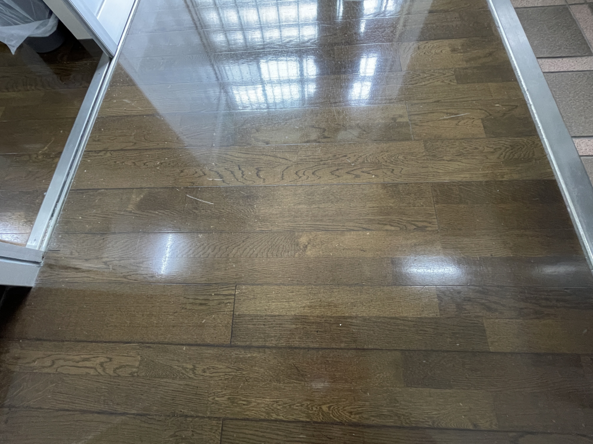 神奈川県横浜市戸塚区のフローリングクリーニングの作業前1