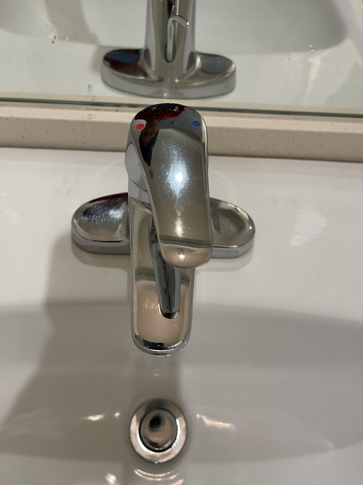 神奈川県横浜市戸塚区の洗面所クリーニングの作業後2