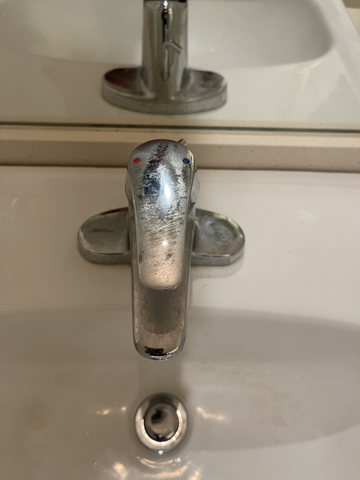 神奈川県横浜市戸塚区の洗面所クリーニングの作業前2