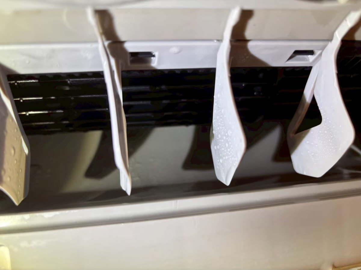 滋賀県近江八幡市の壁掛けエアコンの作業後1