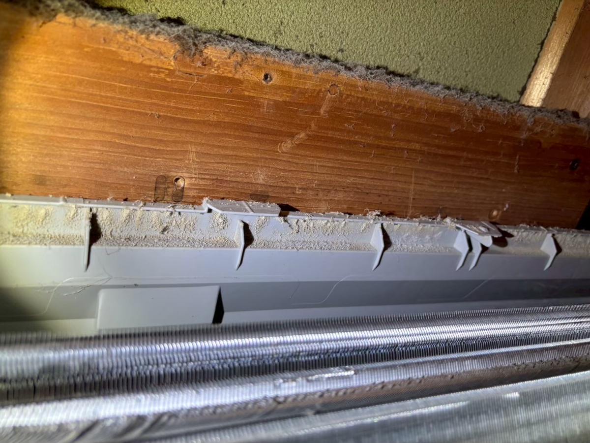 滋賀県近江八幡市の壁掛けエアコンの作業前1