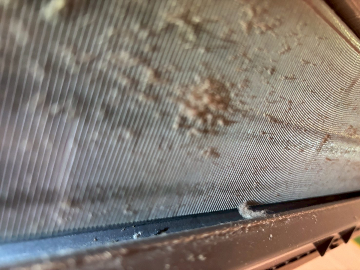 滋賀県近江八幡市の壁掛けエアコンの作業前1