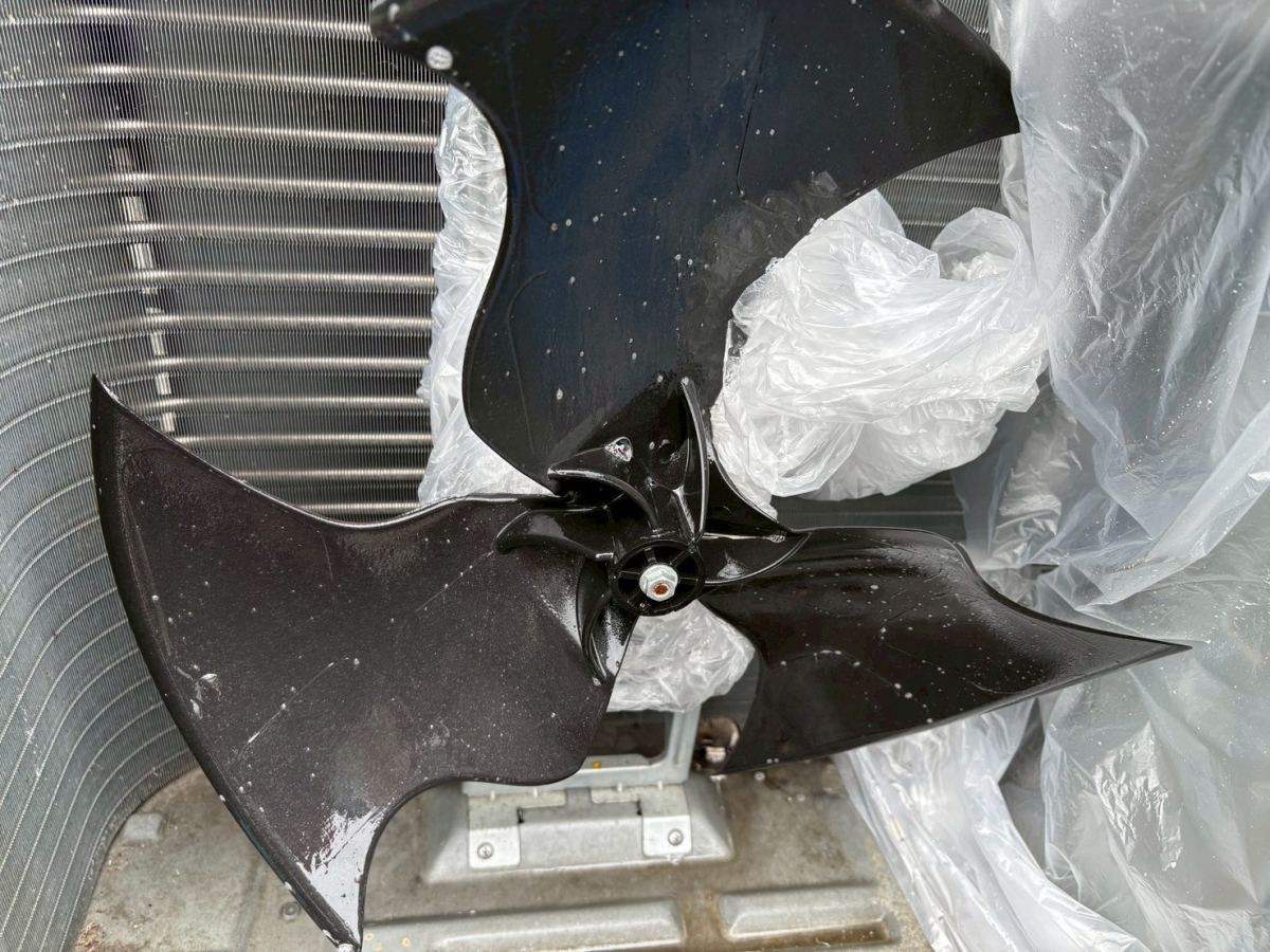 滋賀県近江八幡市の壁掛けエアコンの作業前2