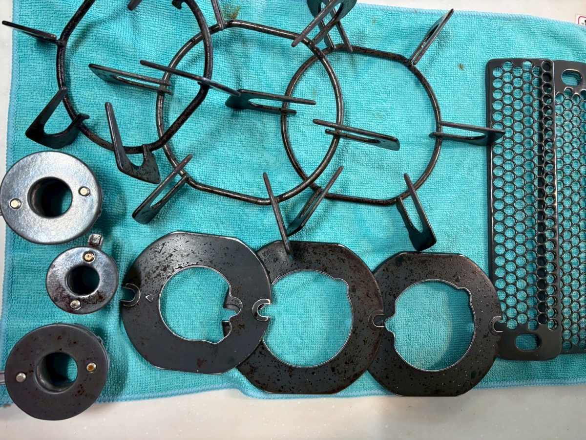 滋賀県近江八幡市のキッチンクリーニングの作業前2