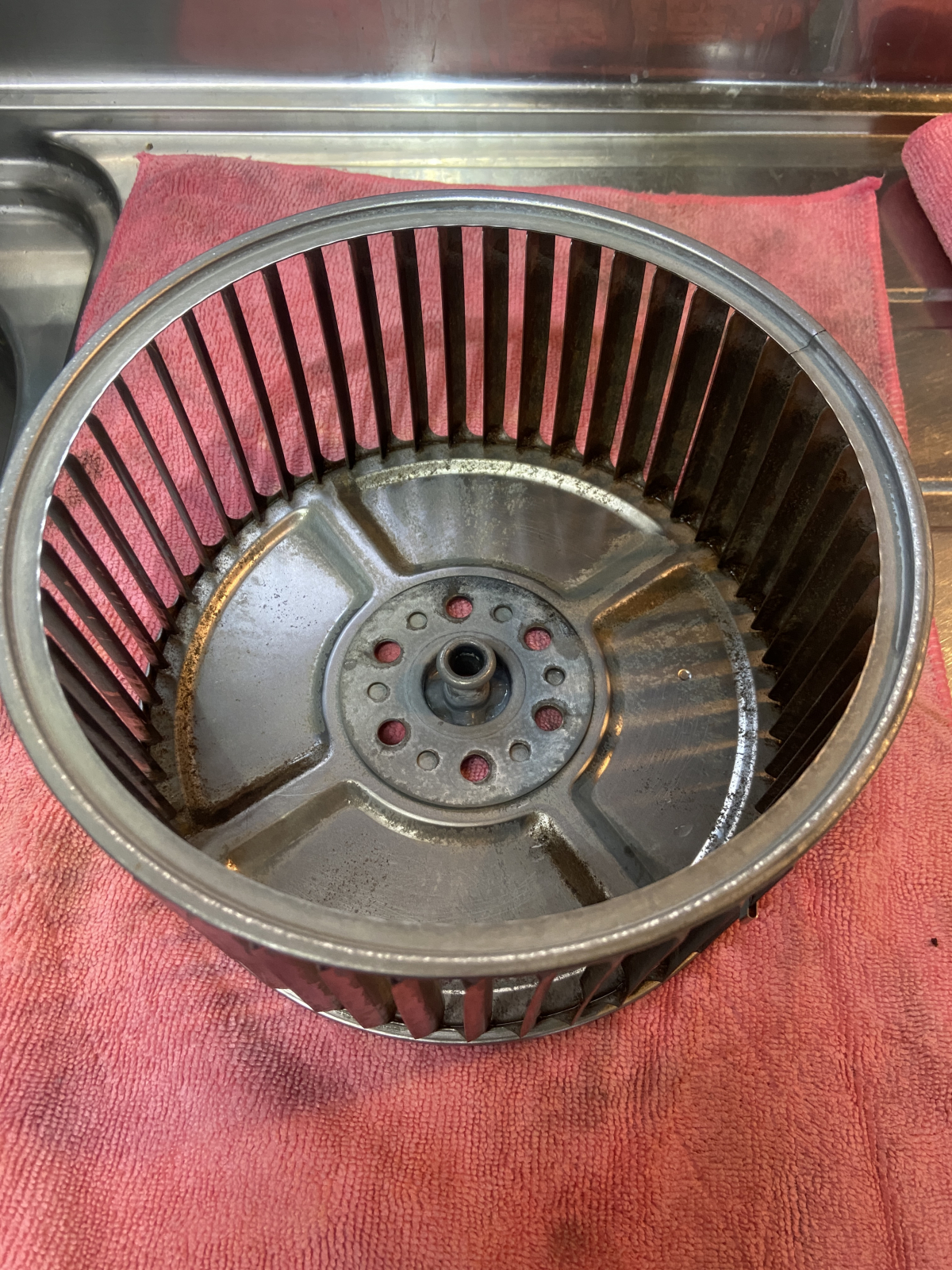 東京都荒川区のレンジフードクリーニングの作業後1