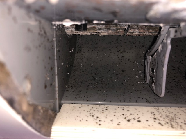 神奈川県川崎市川崎区の壁掛けエアコンの作業前1