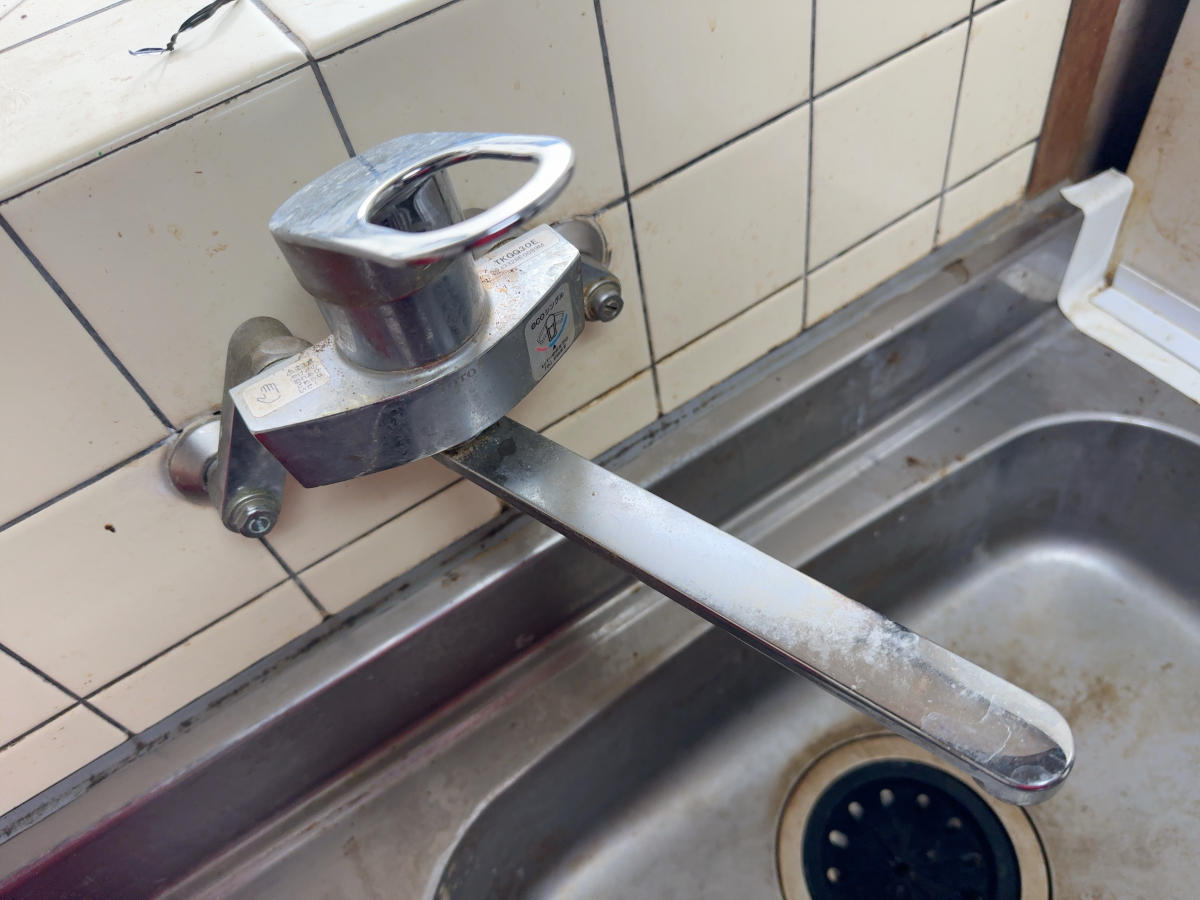 埼玉県三郷市のキッチンクリーニングの作業前1