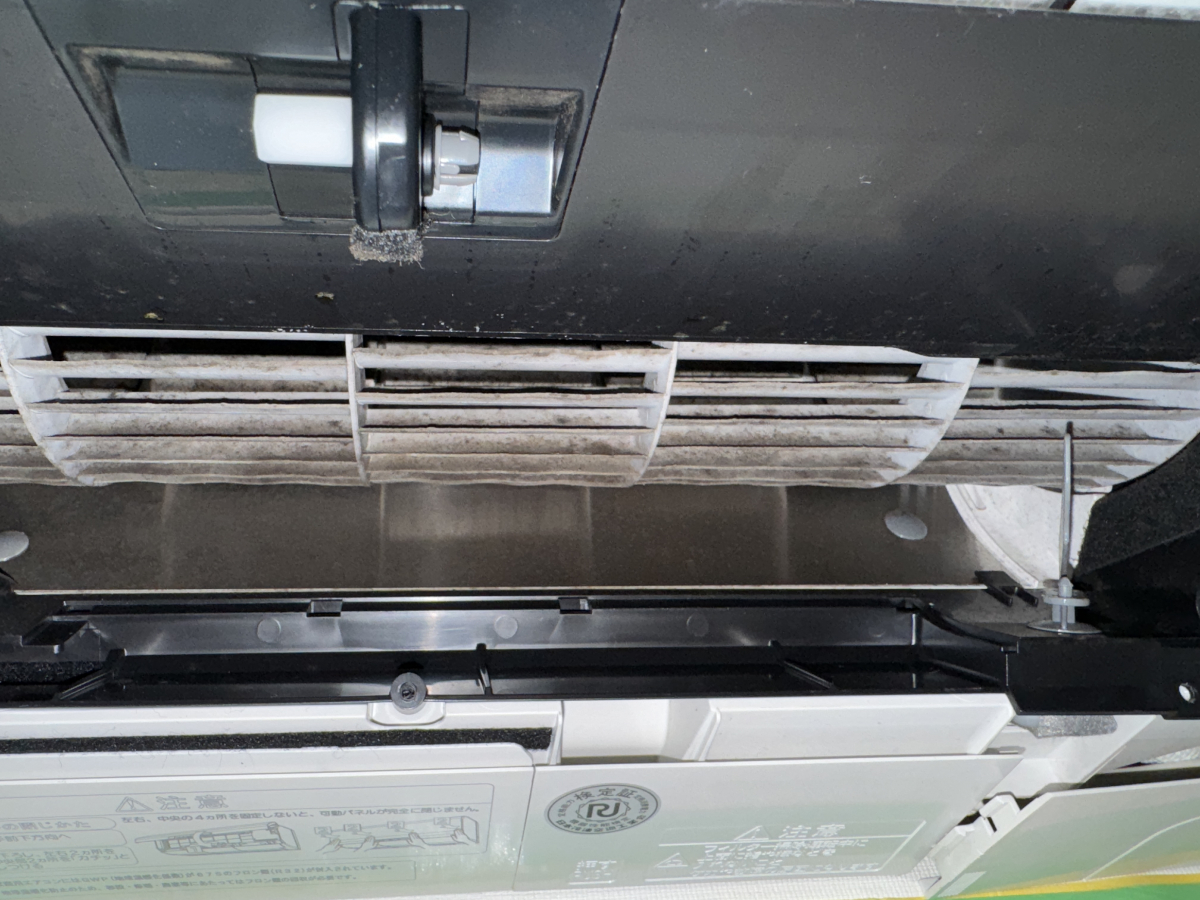 埼玉県三郷市の壁掛けエアコンの作業前2