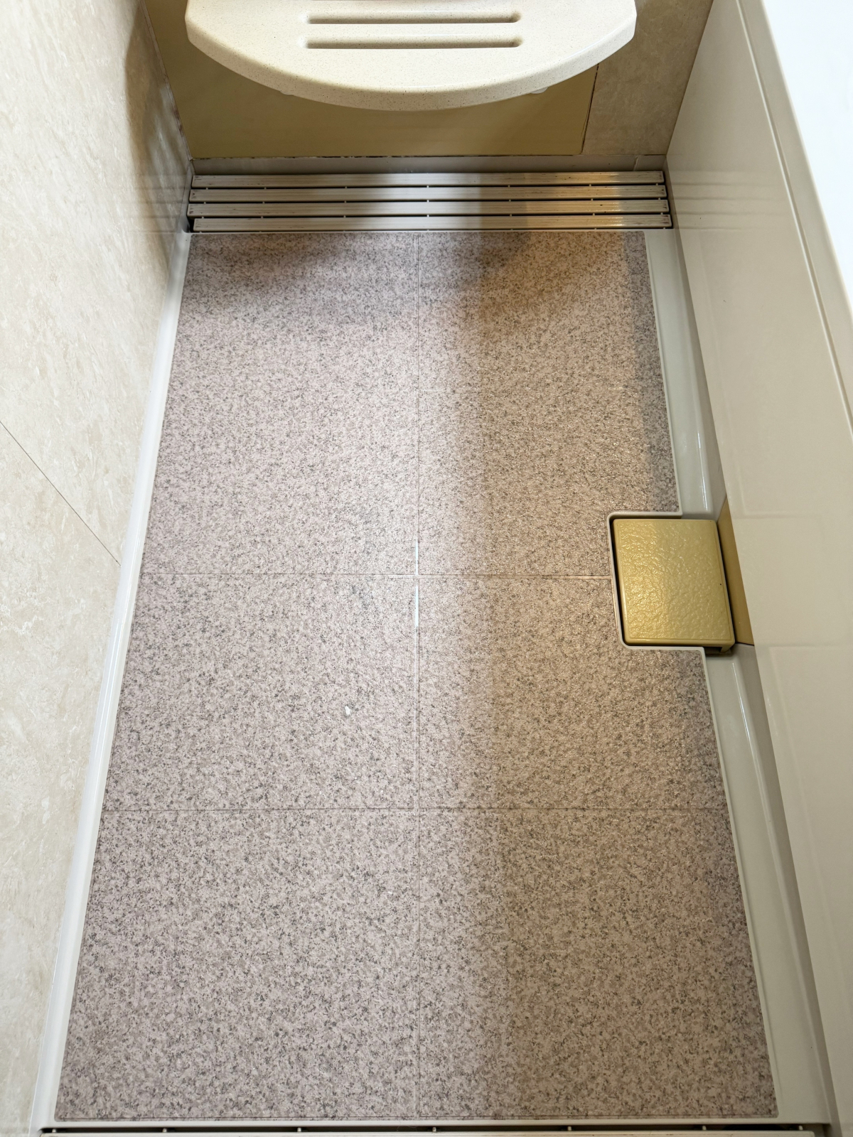 愛知県高浜市呉竹町の浴室・お風呂クリーニングの作業後1