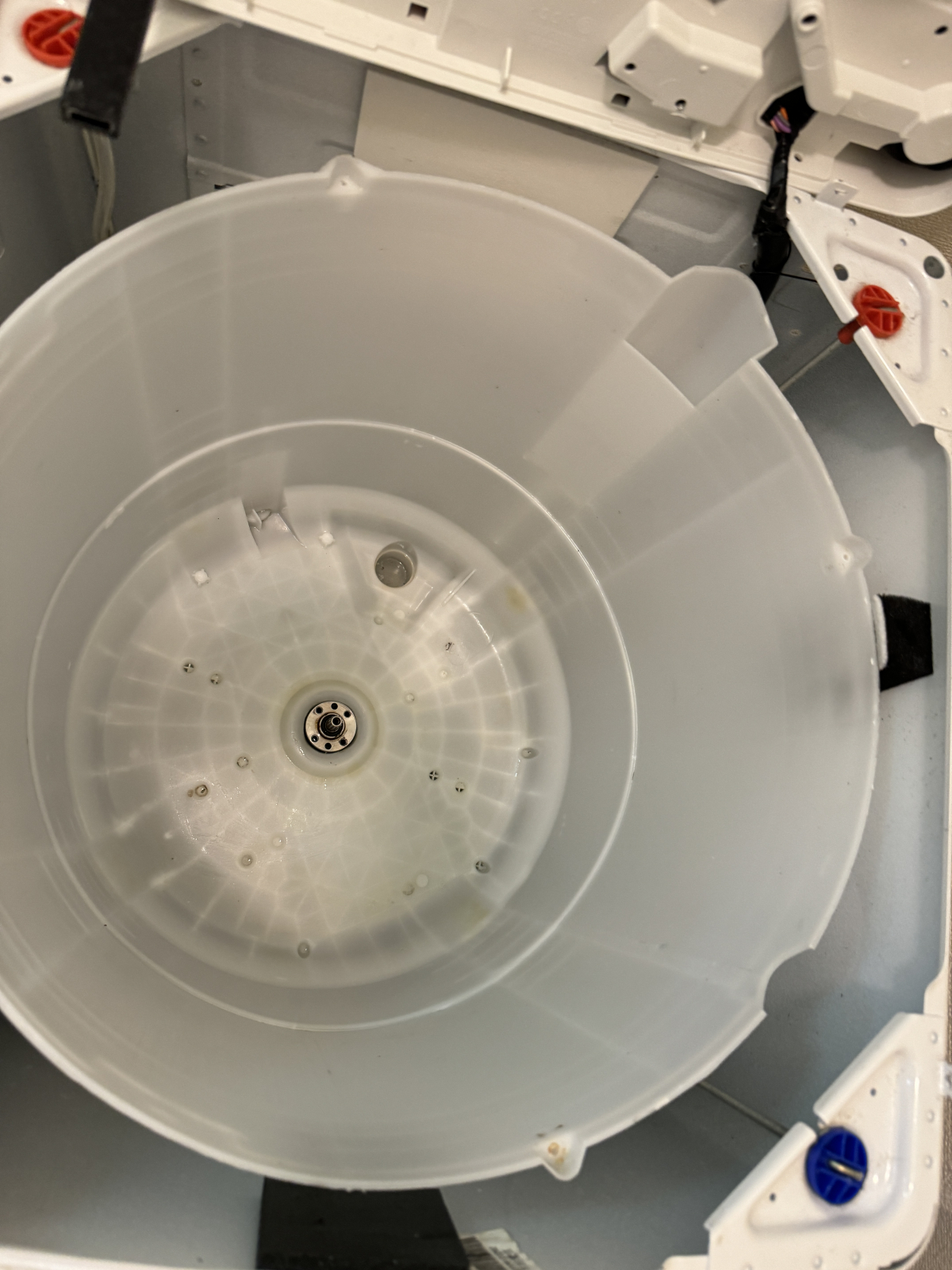 埼玉県三郷市の洗濯機分解クリーニングの作業後1