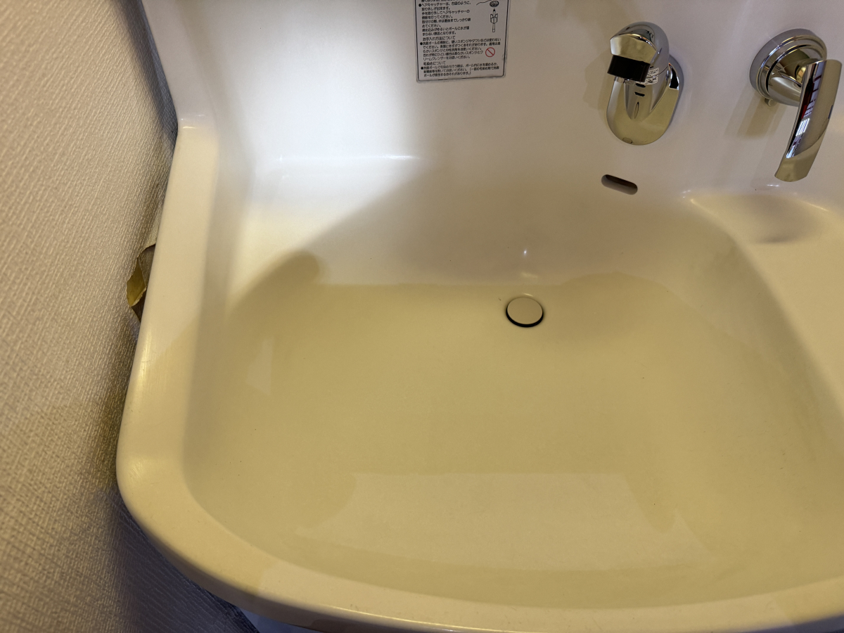 埼玉県三郷市の洗面所クリーニングの作業後2