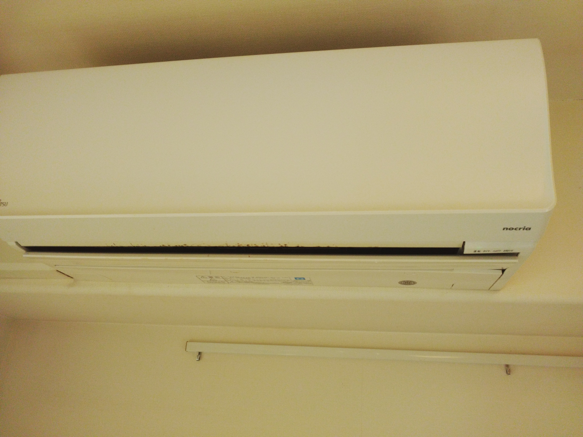 鹿児島県鹿児島市のお掃除機能付きエアコンの作業前1