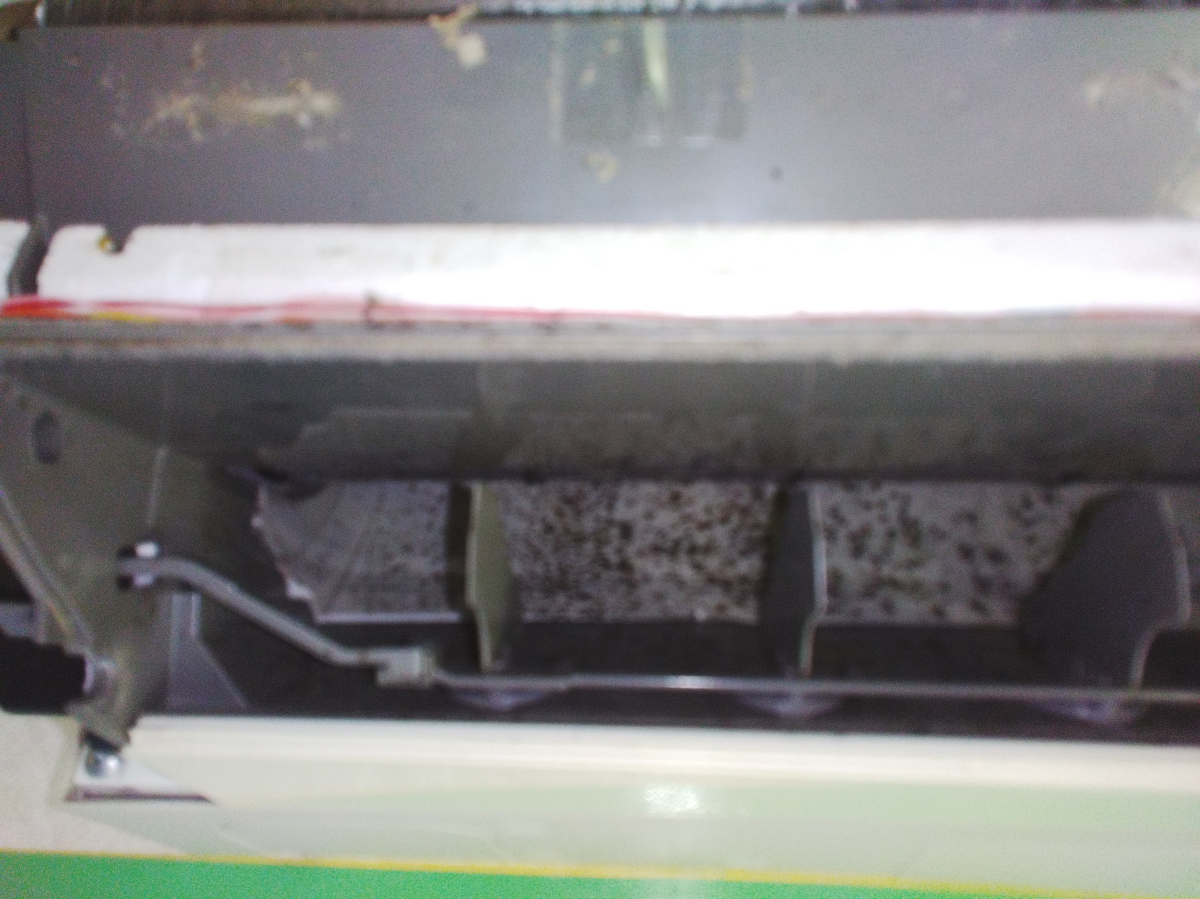 鹿児島県鹿児島市のお掃除機能付きエアコンの作業前2