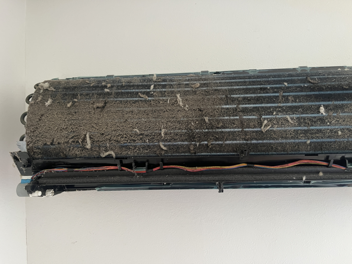 埼玉県八潮市の壁掛けエアコンの作業前1