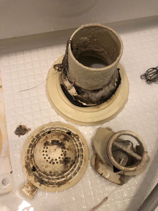 東京都葛飾区の浴室・お風呂クリーニングの作業前1