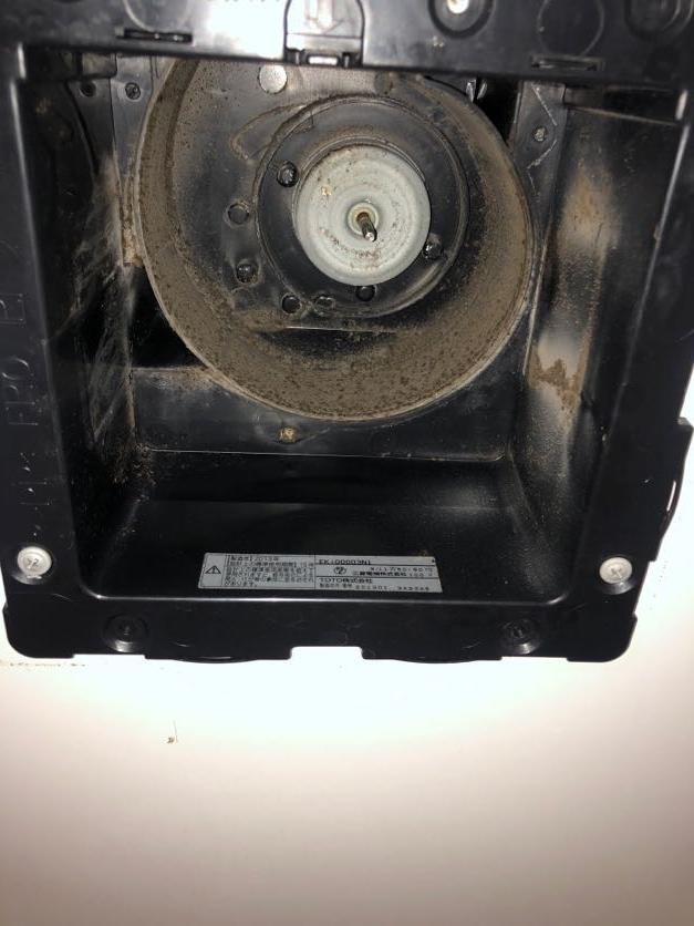 東京都葛飾区のレンジフードクリーニングの作業前1