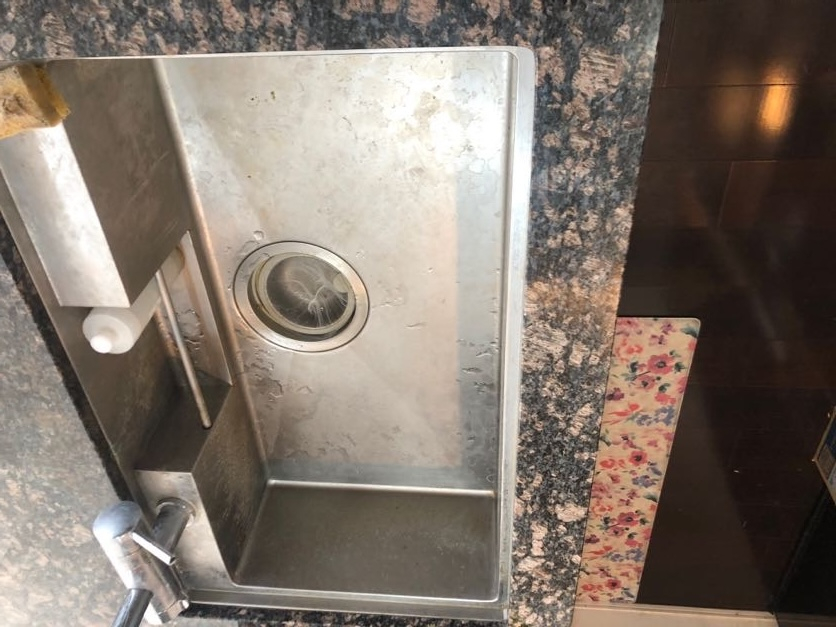 東京都千代田区麹町のキッチンクリーニングの作業前1