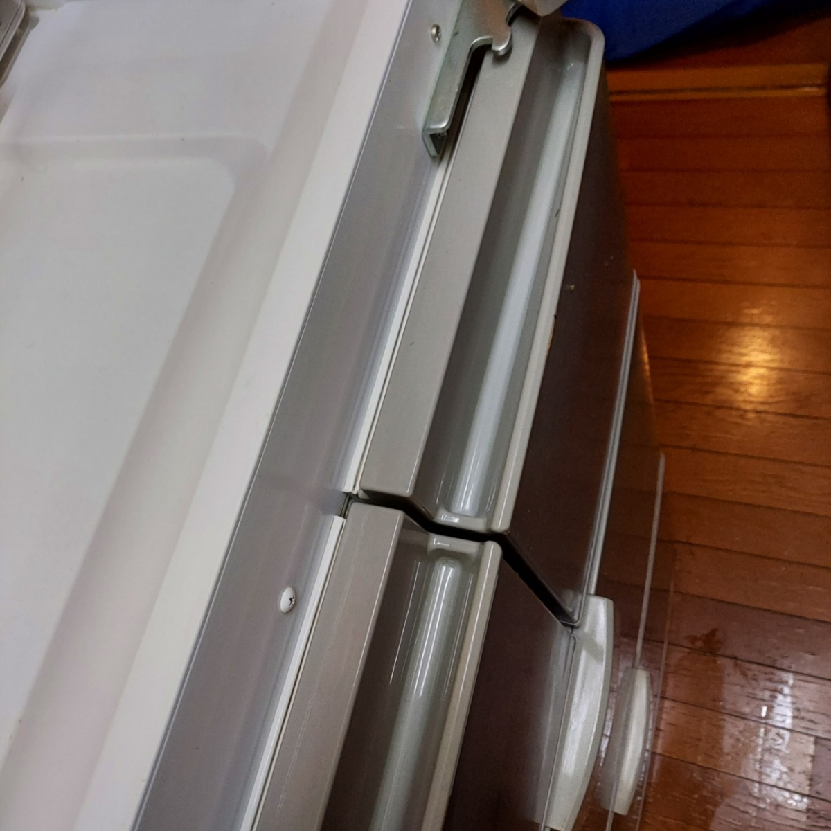 東京都西多摩郡瑞穂町の冷蔵庫クリーニングの作業後1