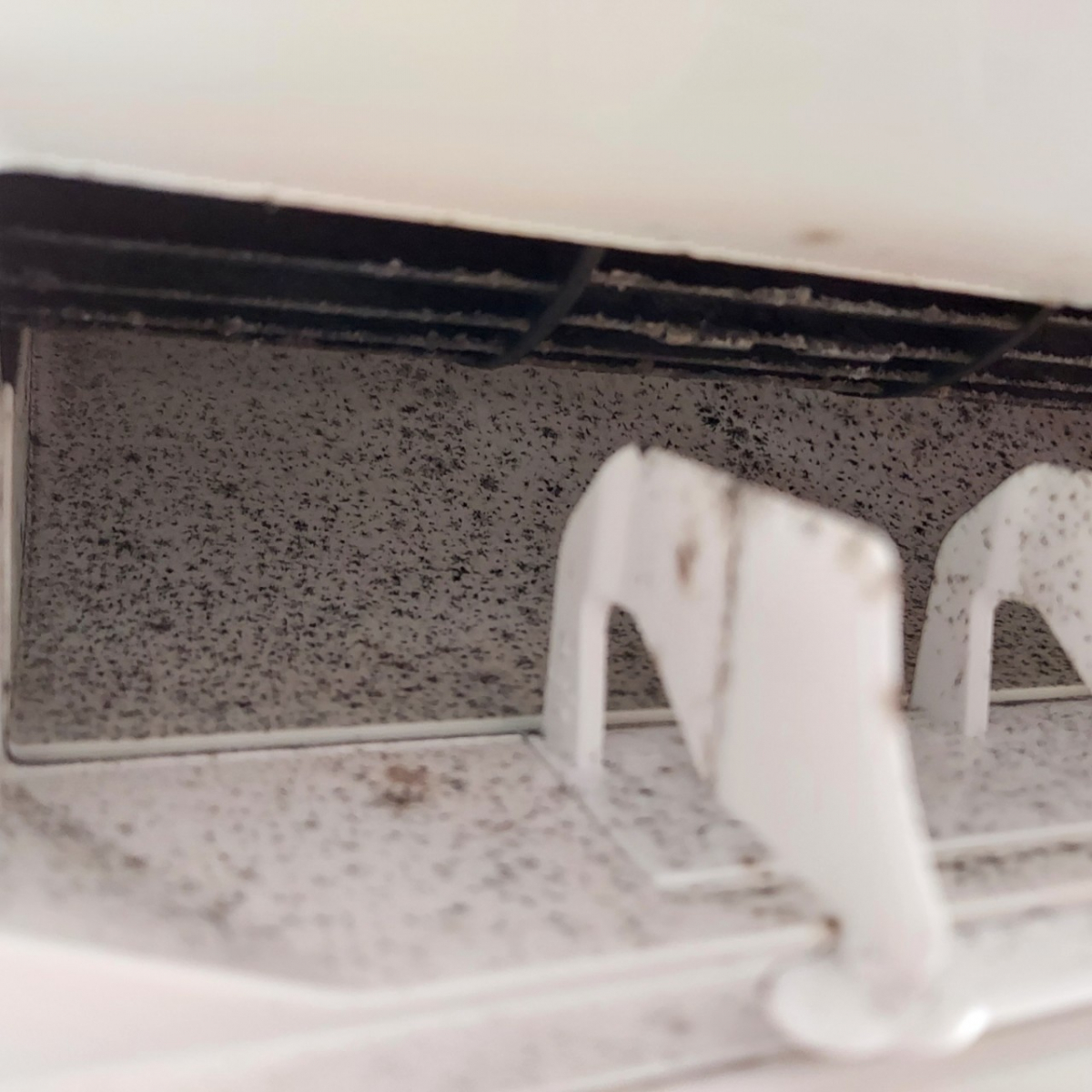 東京都町田市の壁掛けエアコンの作業前1