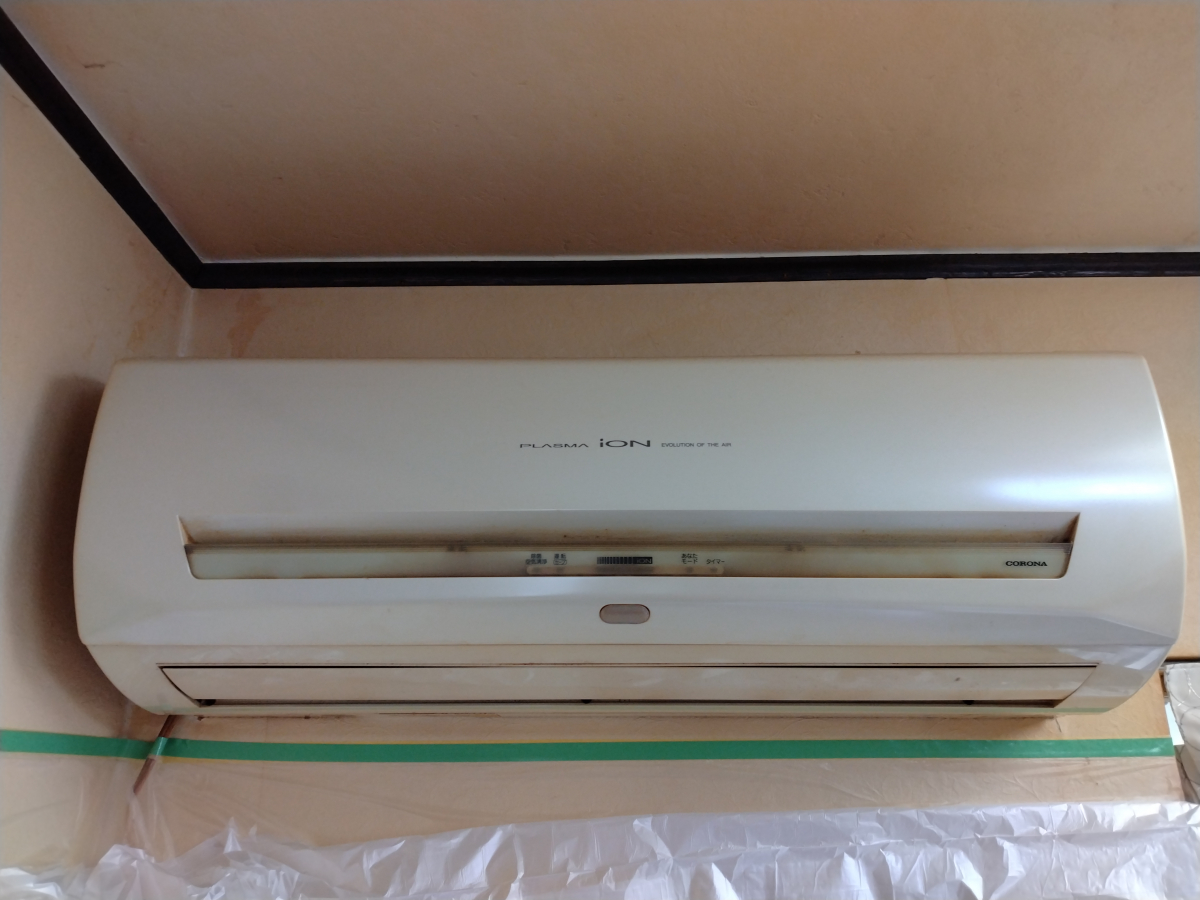 埼玉県さいたま市岩槻区の壁掛けエアコンの作業前1